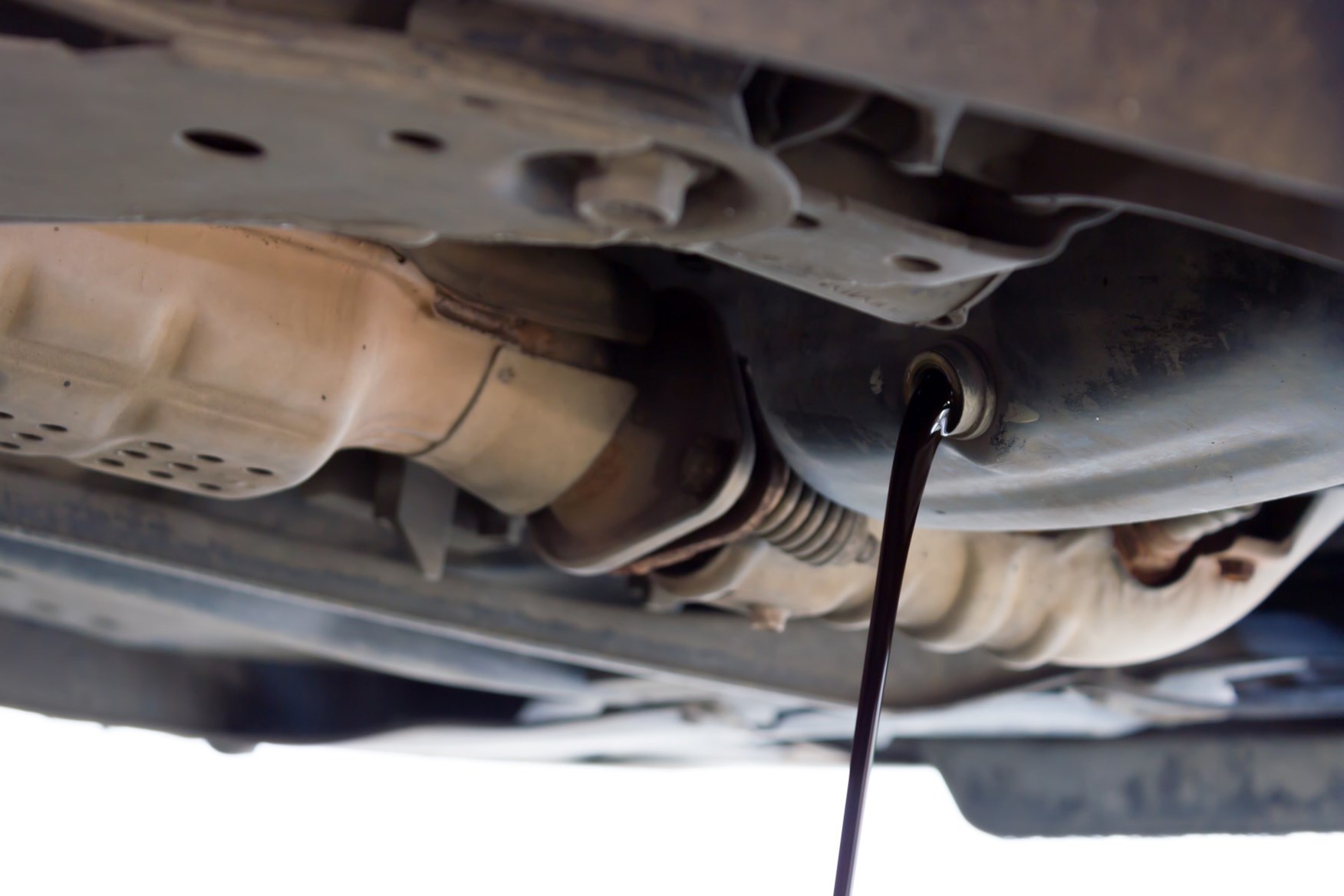 How to change your engine oil Parkers