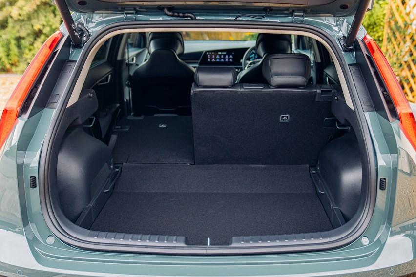 Kia Niro (2022) boot space, practicality and safety | Parkers