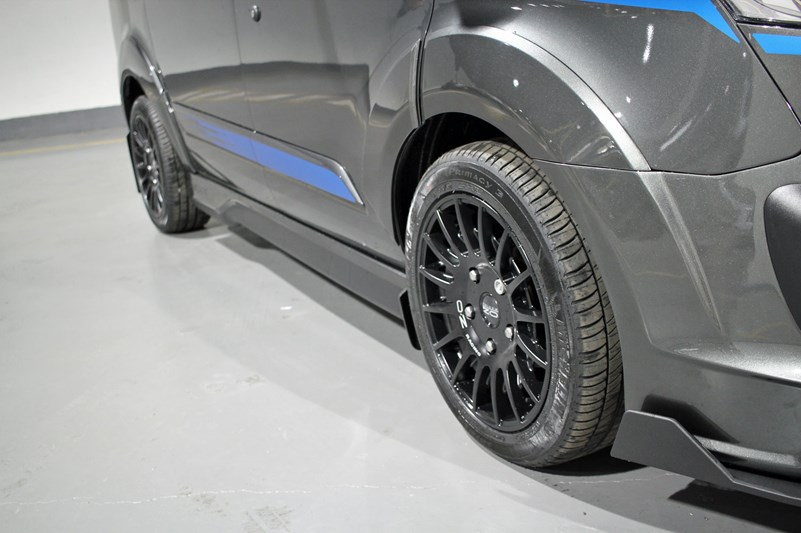 Ford Transit Custom MS-RT (2017) 170hp DCiV automatic review | Parkers