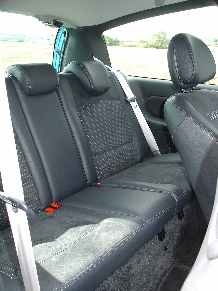 Renault Clio MK2 1998-2006 Passenger NSF Front Seat Belt 5dr