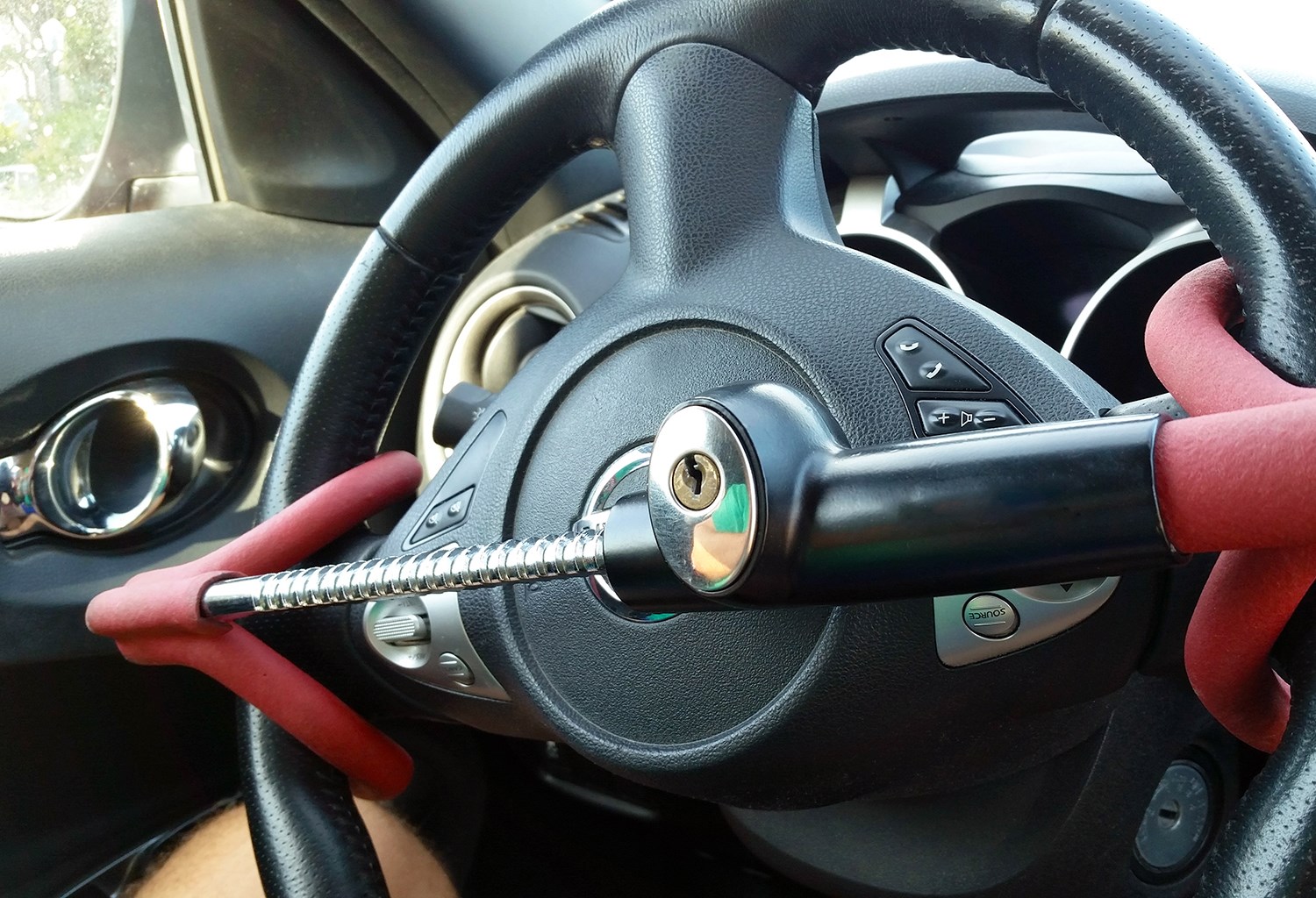 best steering wheel locks Parkers