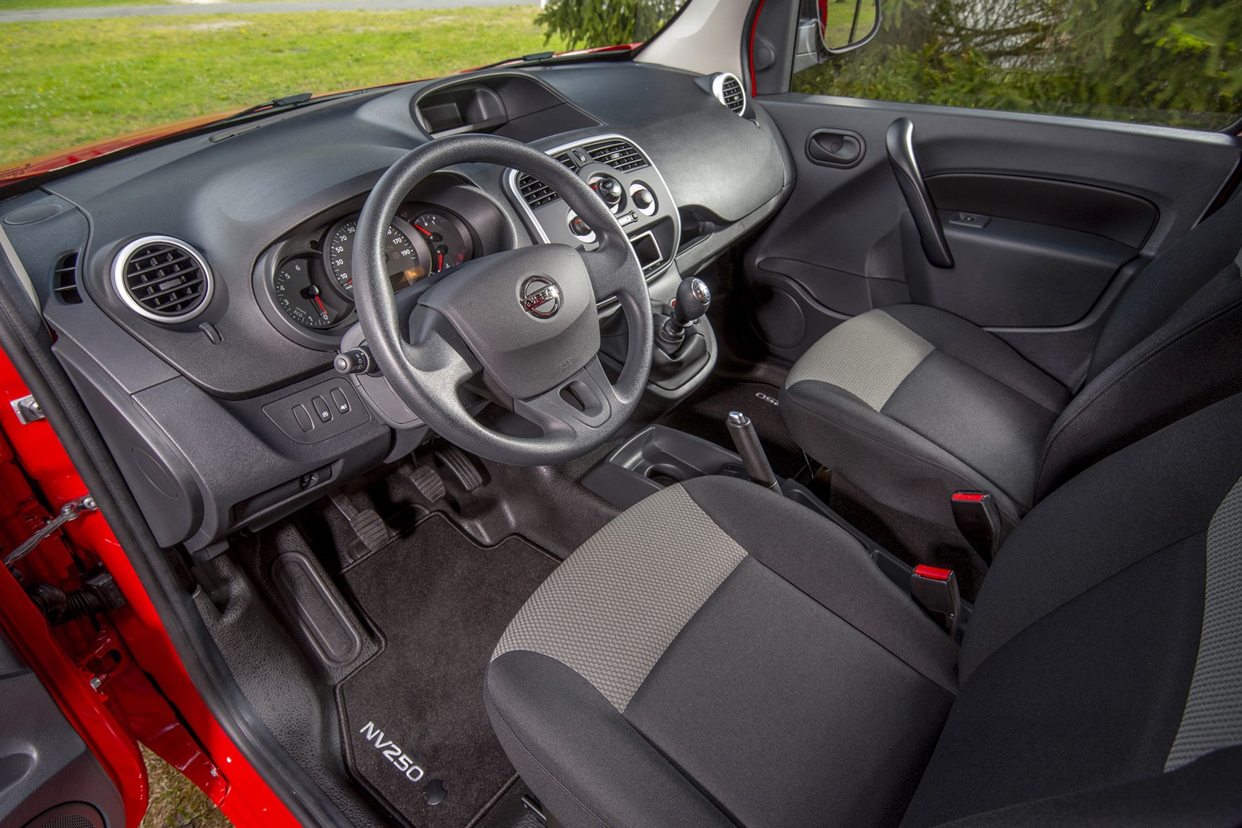 New Nissan NV250 small van replaces NV200 with more choice | Parkers