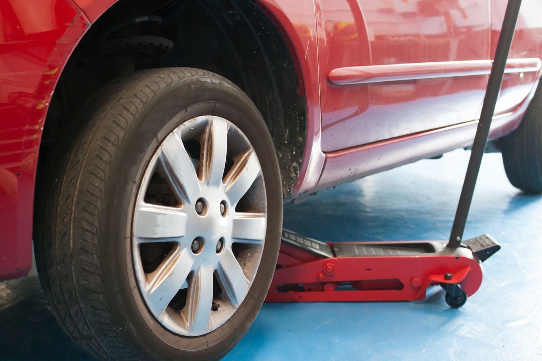 The Parkers Guide To Car Jacks UK Parkers