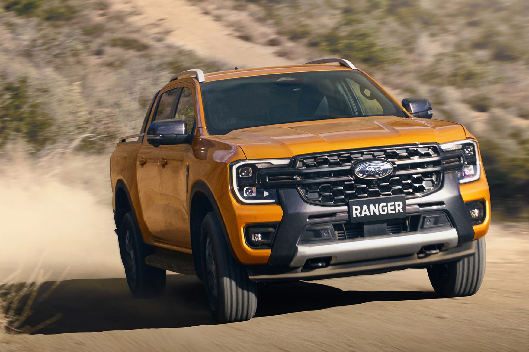 New Ford Ranger with V6 power makes UK CV Show debut | Parkers