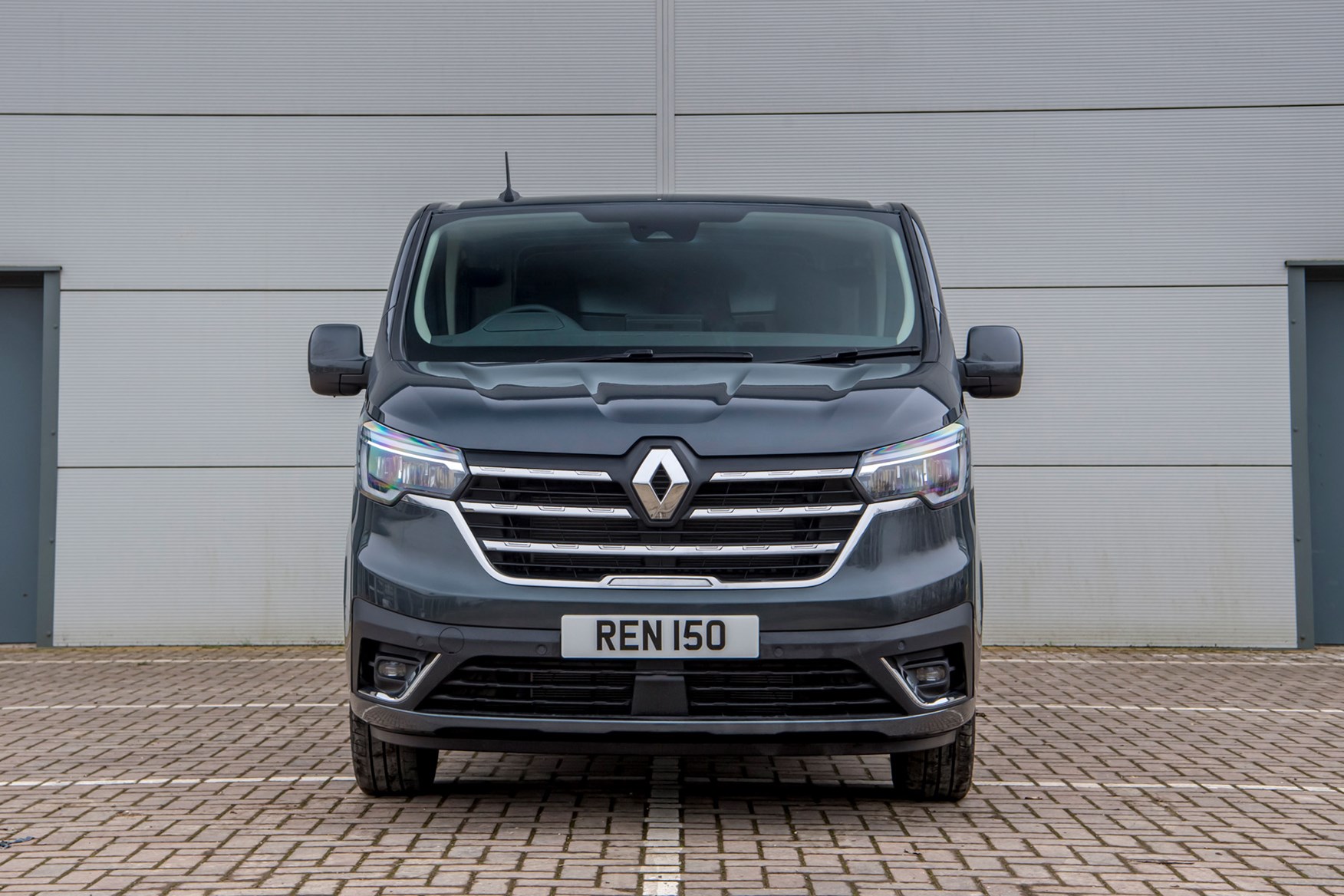 Renault Trafic 2022 Review 