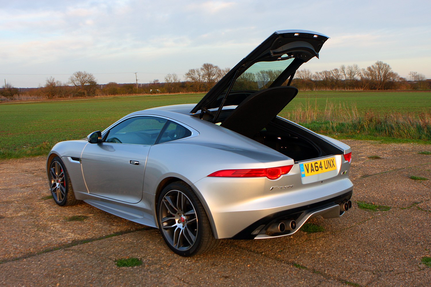 Used Jaguar F-Type R Coupe (2014 - 2017) Review | Parkers