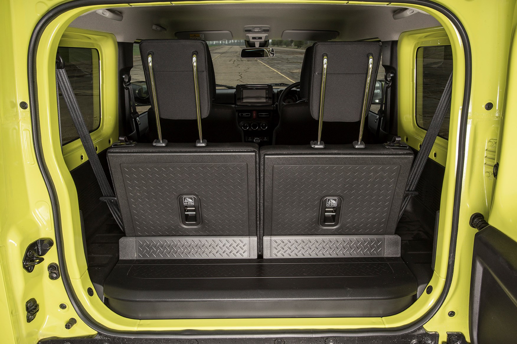 Suzuki Jimny (2023) boot space, practicality and safety | Parkers