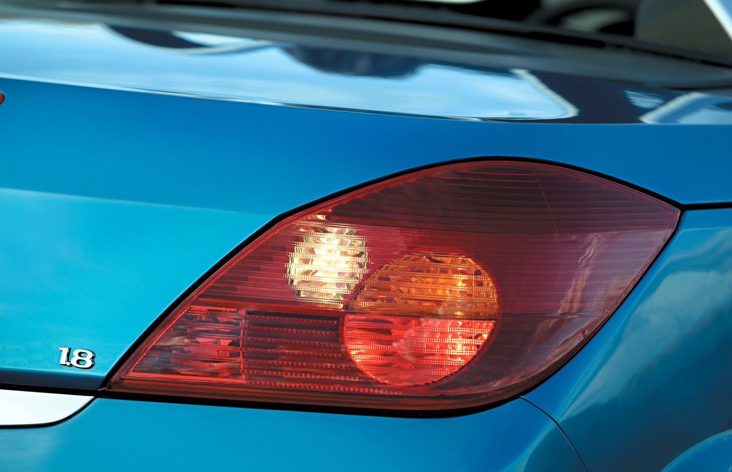 Used Vauxhall Tigra Roadster (2004 2009) interior, tech and comfort