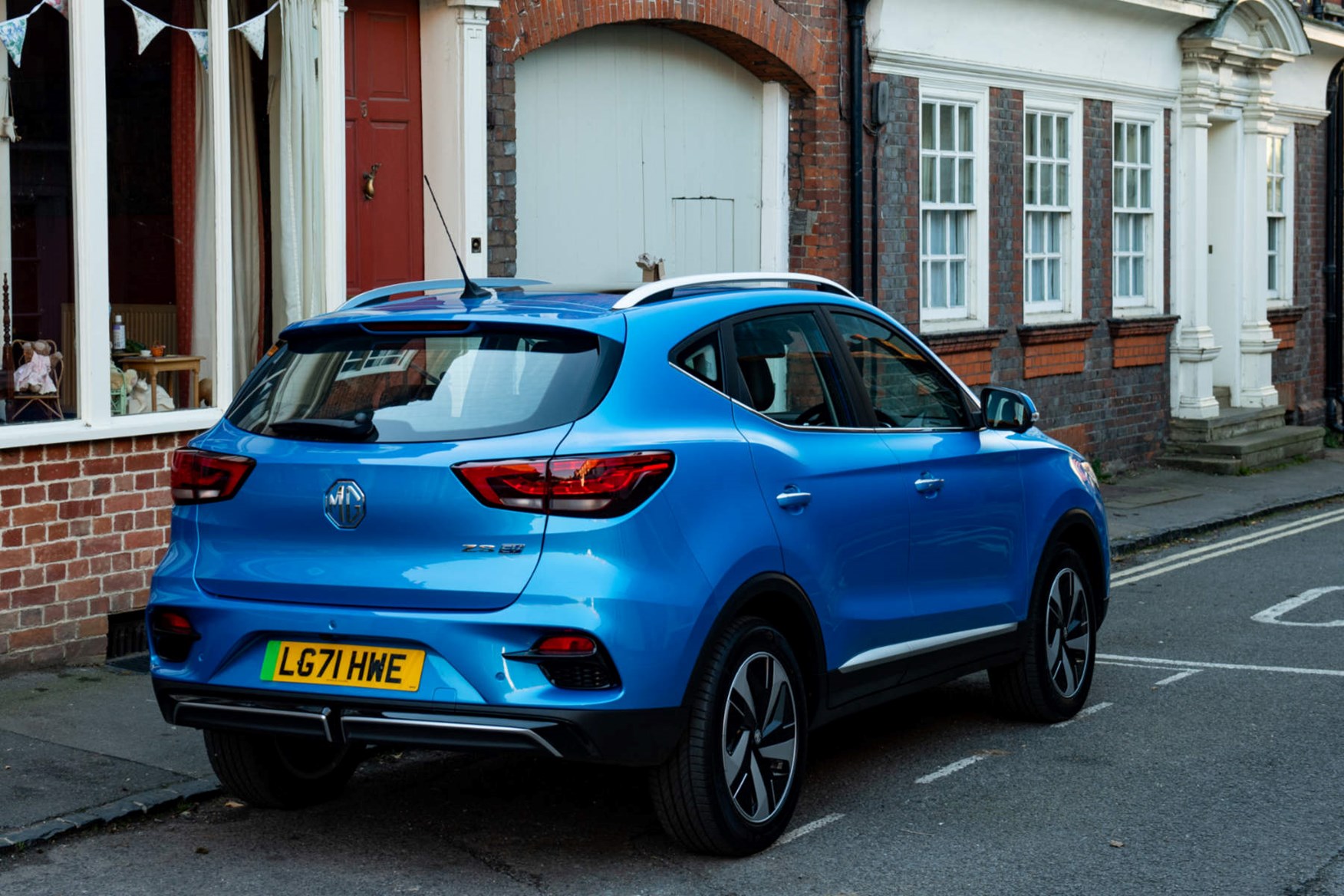 MG ZS EV Review (2022) Parkers