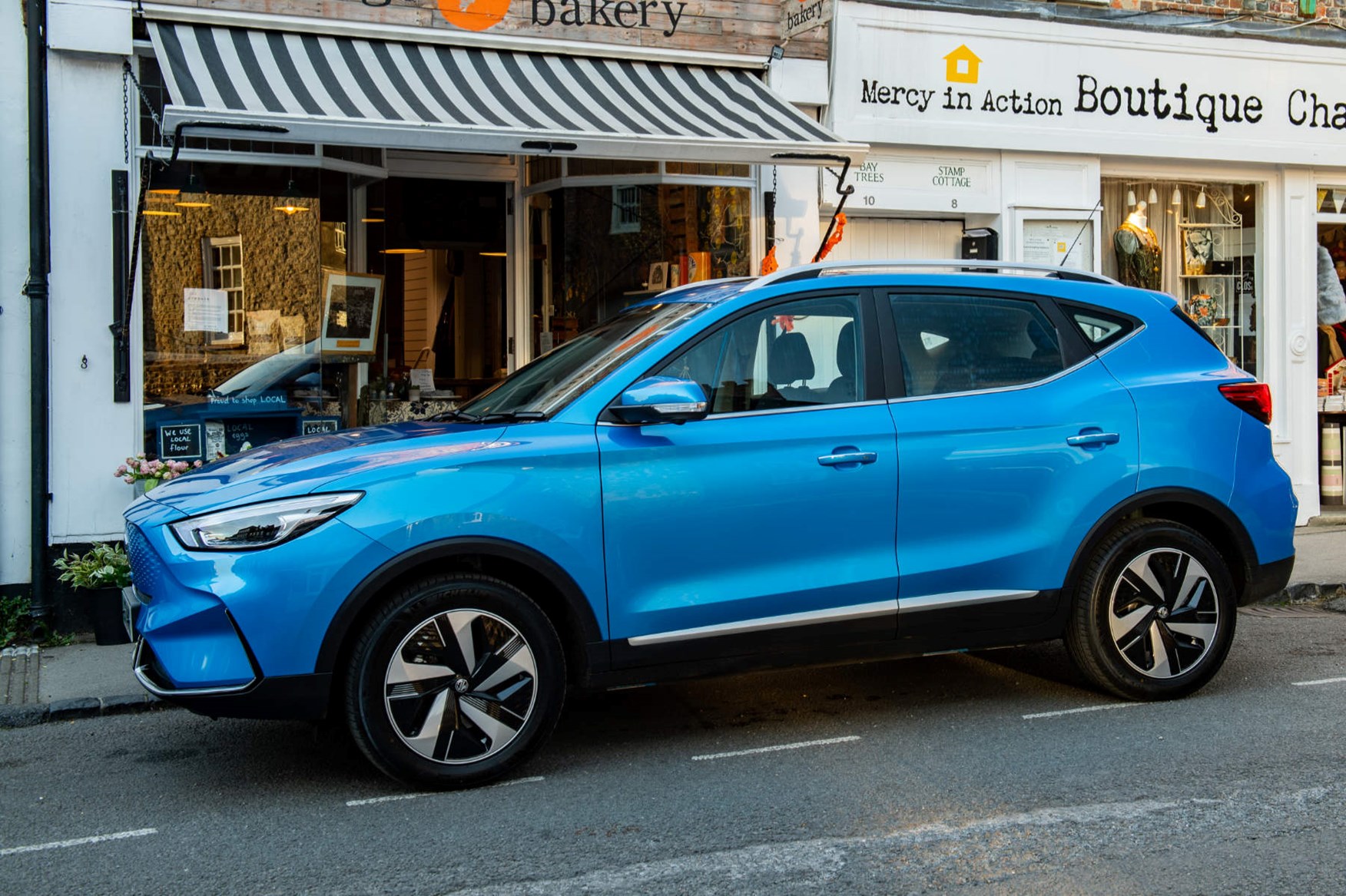 MG ZS EV Review (2022) Parkers