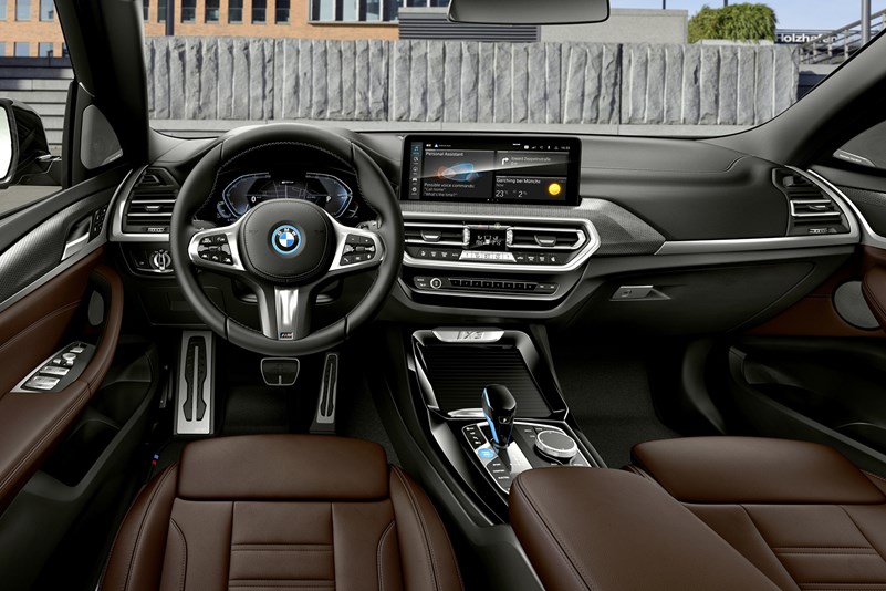 BMW iX3 (2023) interior, tech and comfort | Parkers