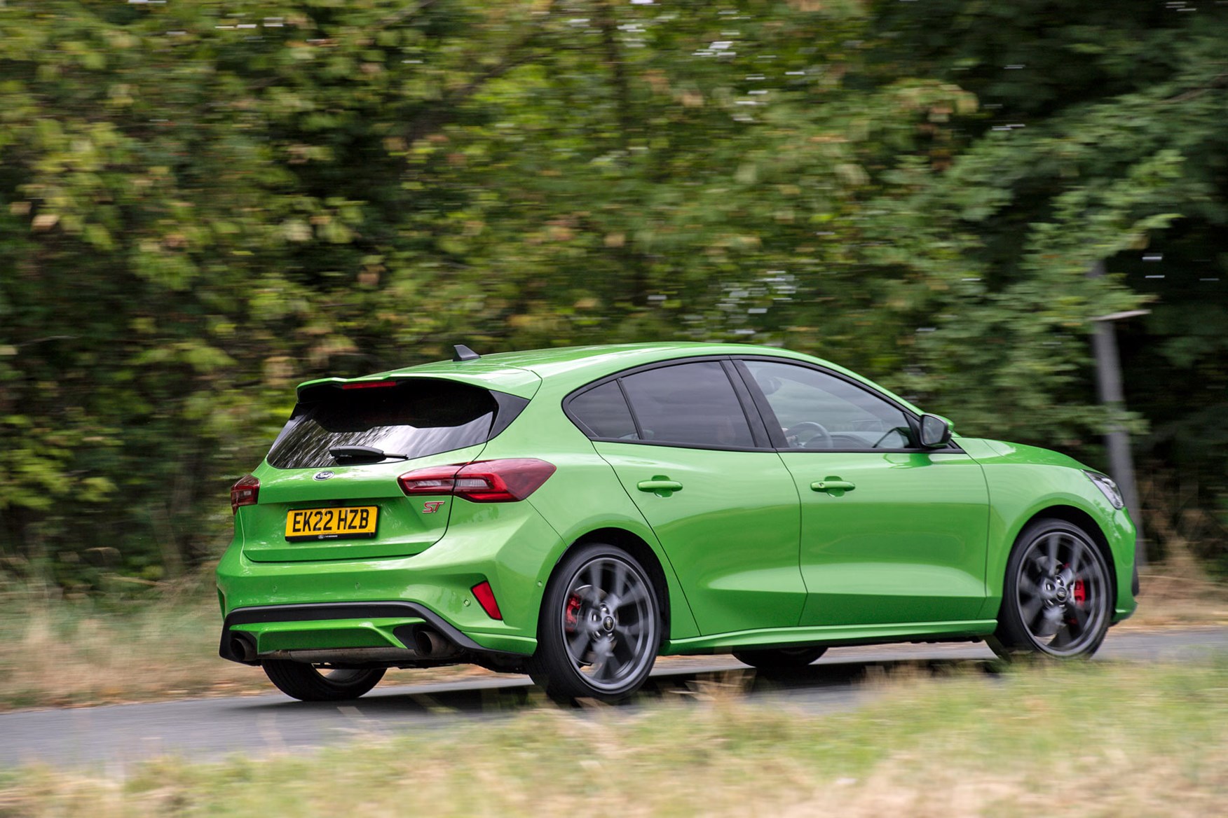 Ford Focus ST Review (2022) | Parkers