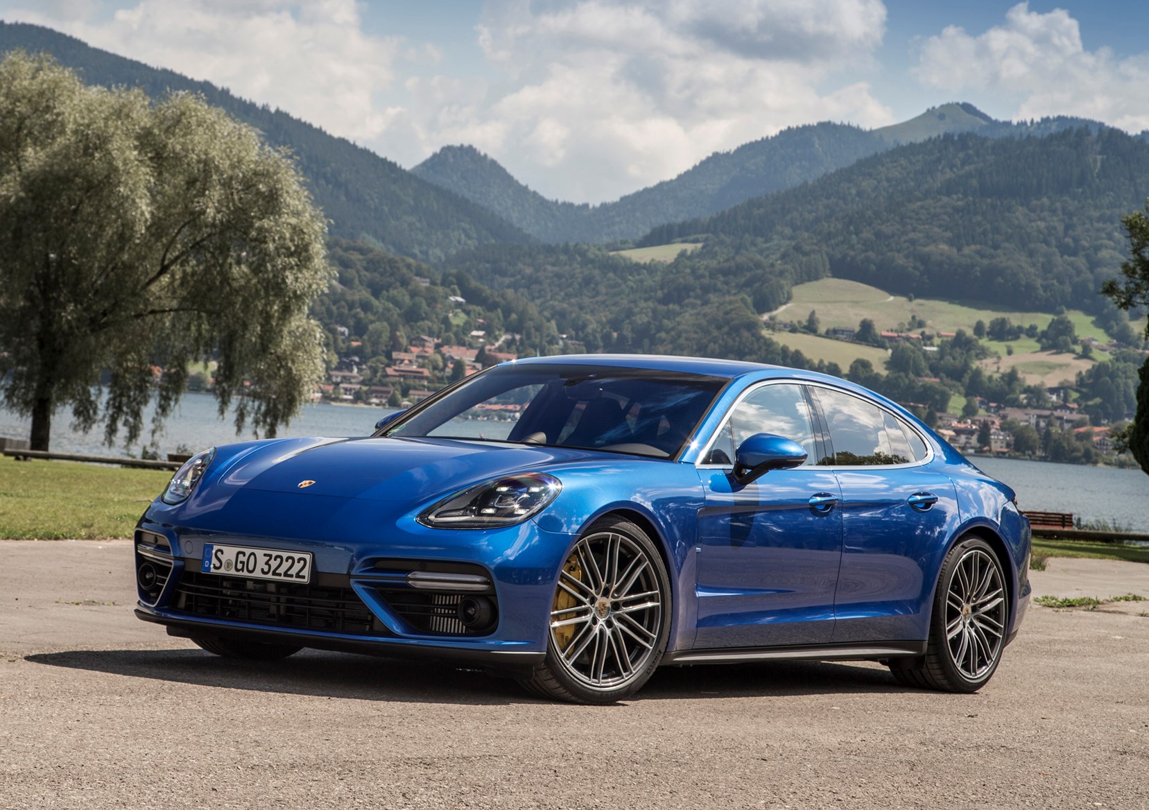 Porsche Panamera Review (2022) | Parkers