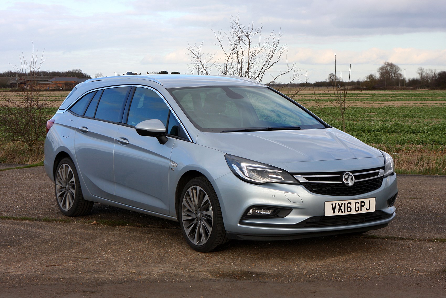 Used Vauxhall Astra Sports Tourer (2016 - 2021) Review | Parkers