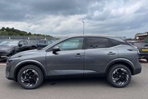 Nissan Qashqai SUV (21 on) 1.3 DiG-T MH N-Connecta [Glass Roof] 5dr For Sale - Lookers Nissan Newcastle, Newcastle