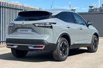 Nissan Qashqai SUV (21 on) 1.3 DiG-T MH N-Connecta [Glass Roof] 5dr For Sale - Lookers Nissan Leeds, Leeds