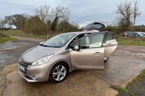 Peugeot 208 Hatchback (12-19) 1.6 e-HDi Allure 5d For Sale - WMC, Solihull