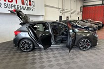 Ford Focus Hatchback (18 on) ST-Line X 2.0 Ford EcoBlue 150PS auto 5d For Sale - Tenby Car Supermarket, Luton