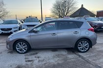 Toyota Auris (12-19) 1.8 VVTi Hybrid Excel 5d CVT Auto For Sale - Motor Village Limited, Stoke-on-Trent