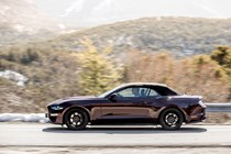 Ford Mustang Convertible facelift 2018, driving side, roof up