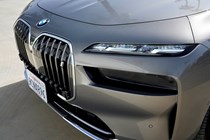 BMW i7 headlights