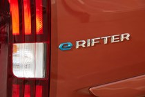 2022 Peugeot e-Rifter badge