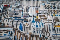 Collection of tools - which do you need for changing an oil filter?