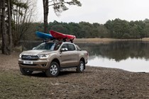 Ford Ranger 2019 - Limited, front view, kayaks on roof