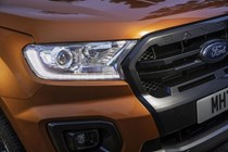 Ford Ranger 2019 - Wildtrak, Saber Orange, headlight detail
