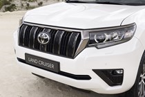 2020 Toyota Land Cruiser - grille