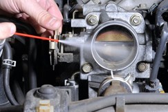 Throttle body and carburettor cleaner: how to use it