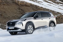 Nissan X-Trail driving on ice