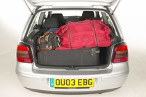 Volkswagen Golf Mk4: boot space, fully packed with luggage