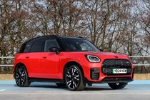 Mini Countryman Electric Cooper SE in red