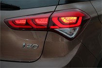 Hyundai i20 Hatchback (2015-) - in dark metallic copper - rear lamp cluster