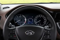 Hyundai i20 Hatchback (2015-) - lhd model, interior detail - steering wheel