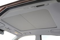 Hyundai i20 Hatchback (2015-) - lhd model, interior detail - sunroof mechanism, roof closed