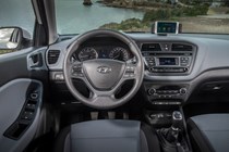 Hyundai i20 Hatchback (2015-) - lhd model, interior detail - driver's seat
