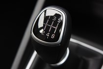Hyundai i20 Hatchback (2015-) - UK rhd model, interior detail - manual 6-speed gear shift