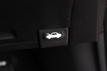 Hyundai i20 Hatchback (2015-) - UK rhd model, interior detail - bonnet open lever