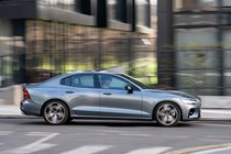 Volvo S60 driving/action 2019