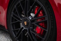 Porsche Panamera GTS: alloy wheel, black paint