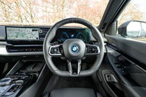 BMW 5 Series 530e (2025) steering wheel