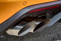 Slash-cut exhaust tailpipes on 2018 Ford Mustang Fastback