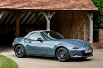 Mazda MX-5 R-Sport 2020 - front view, roof up