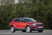 Volkswagen T-Roc 2024 front right three-quarters static