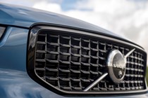 Volvo XC40 front grille