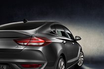 Hyundai i30 fastback side profile