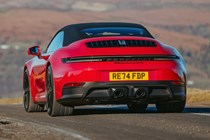 Porsche 911 GTS Cabriolet (2025): rear cornering