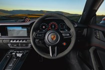 Porsche 911 GTS Cabriolet (2025): driving position